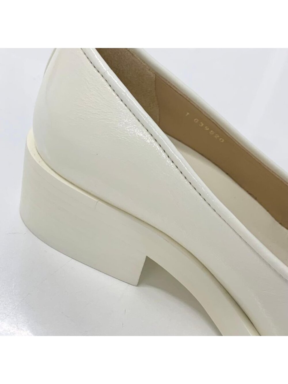 Chanel Coco Mark Leather Loafers White - Picture 10 of 10